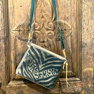 Consuela “Salena” downtown crossbody